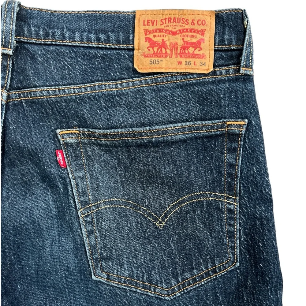Levi’s 505 Men’s Blue Dark Wash Regular Fit Straight Leg Jeans Size:‎ 36